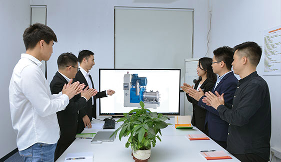 主機保壹年，24小時現場維護服務